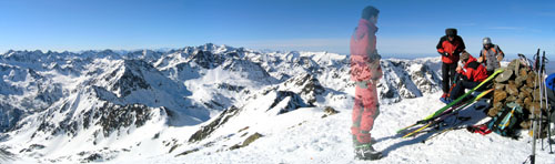 dalt del pic de la Font Blanca (2903m)